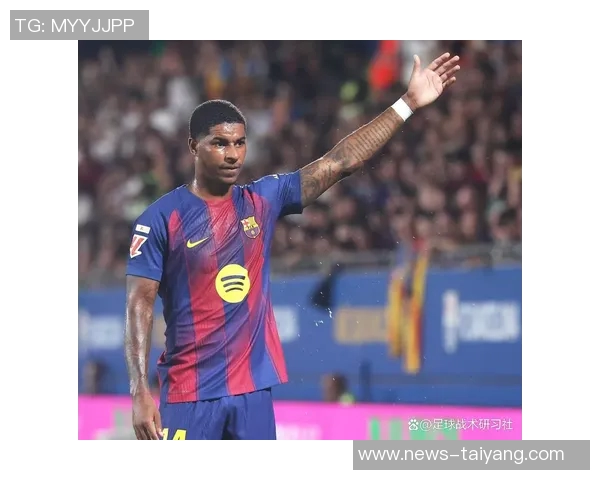 巴萨与切尔西交锋海报展示球员乘坐伦敦地铁拉什福德与库库同框亮相