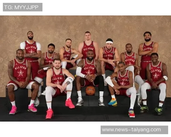 库里全明星投票首期获超百万票居西部第三仅次于东契奇和约基奇