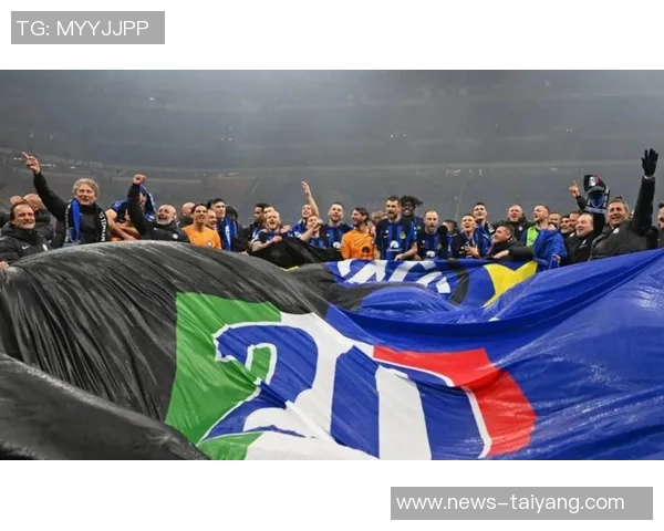 法国队球探现场考察国米前锋博尼关注罗马对国米的精彩对决 法国队球探现场考察国米前锋博尼关注罗马对国米的精彩对决